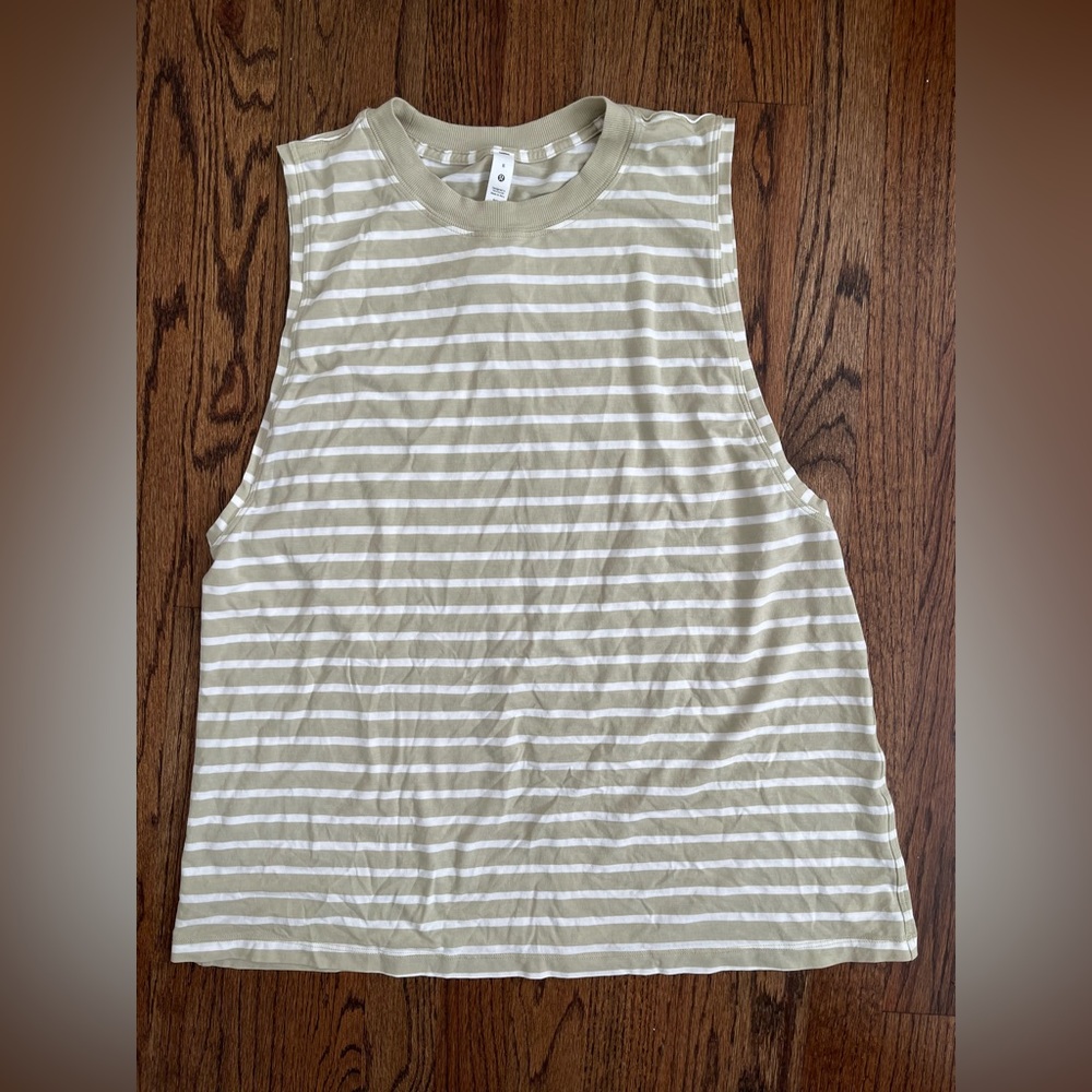 Lululemon tank sz. 8